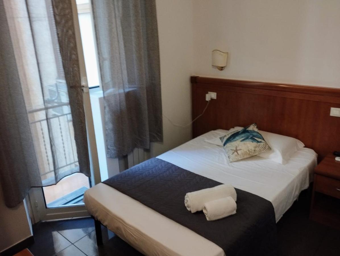 Roma Termini Tina Ya B&B Buitenkant foto
