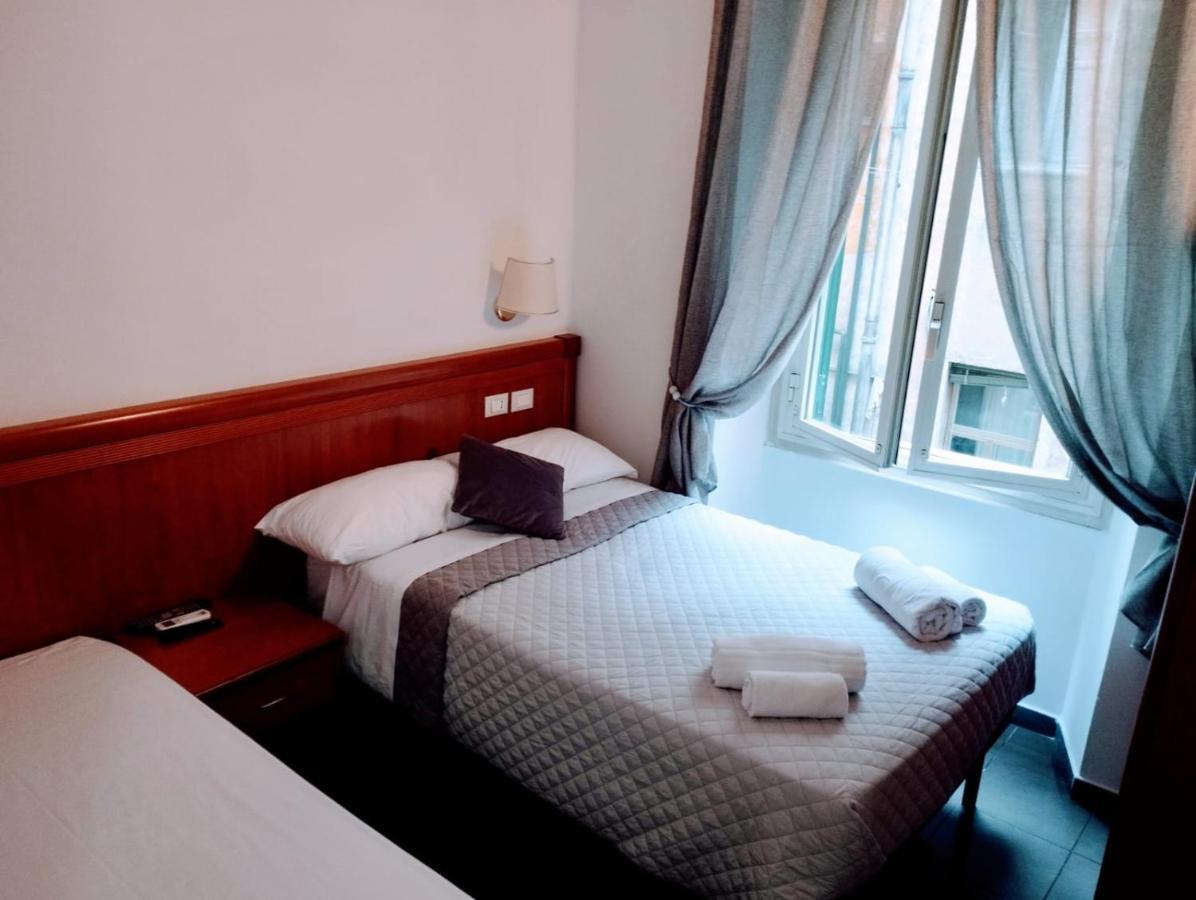 Roma Termini Tina Ya B&B Buitenkant foto